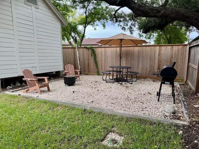 1618 Weber Street, Houston, TX 77007