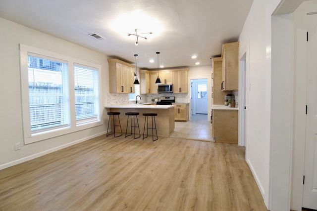 1618 Weber Street, Houston, TX 77007