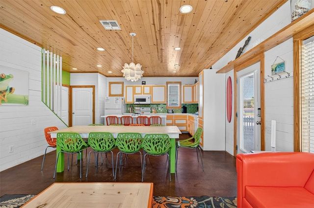 301 E Avenue C 5, Port Aransas, TX 78373