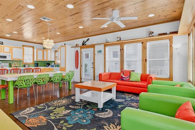 301 E Avenue C 5, Port Aransas, TX 78373