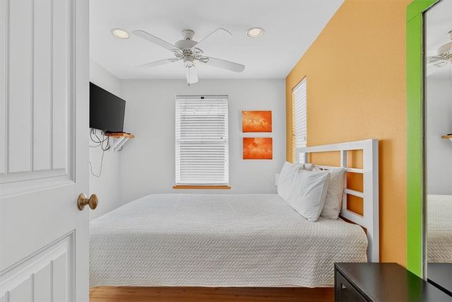 301 E Avenue C 5, Port Aransas, TX 78373