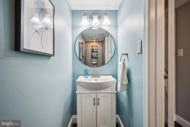 41 BIDDLE WAY, Mount Laurel, NJ 08054