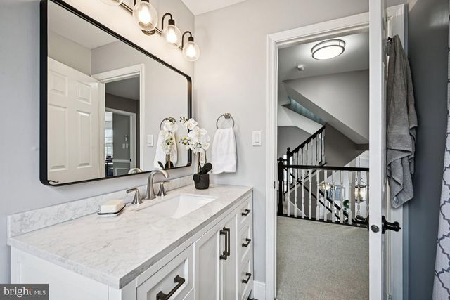 41 BIDDLE WAY, Mount Laurel, NJ 08054