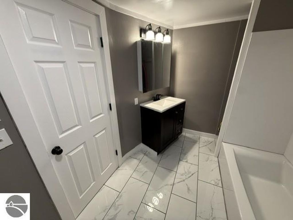 Image 12 of property listing at 527 Teman Street, St Louis, MI 48880