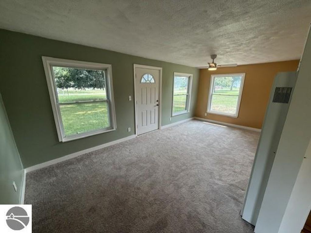 Image 6 of property listing at 527 Teman Street, St Louis, MI 48880