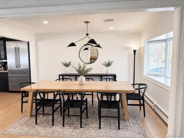 4 Sagamore Way S, Jericho, NY 11753