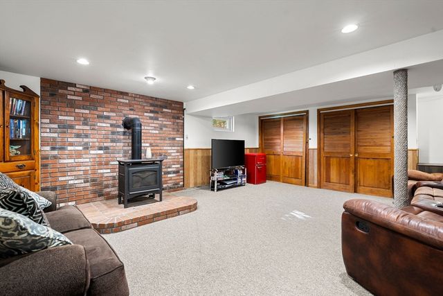 143 Cranberry Rd, Whitman, MA 02382