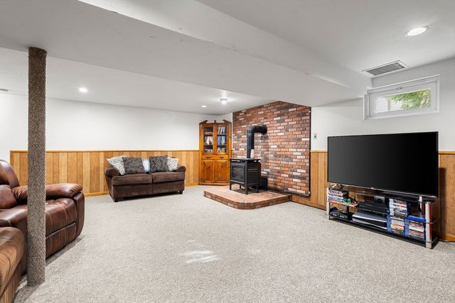 143 Cranberry Rd, Whitman, MA 02382