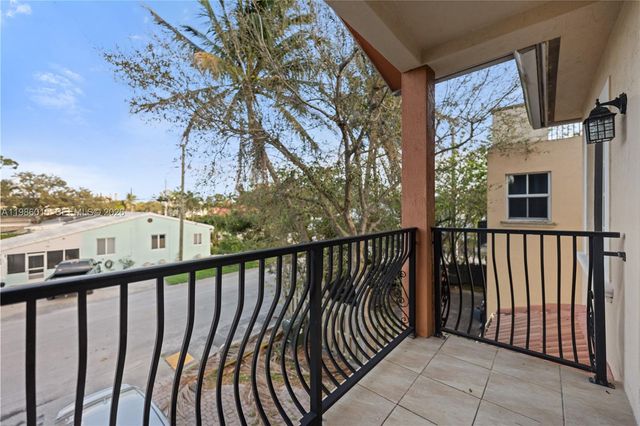 819 SW 7th Ave, Fort Lauderdale, FL 33315