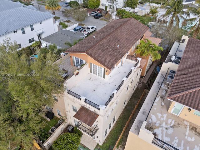 819 SW 7th Ave, Fort Lauderdale, FL 33315