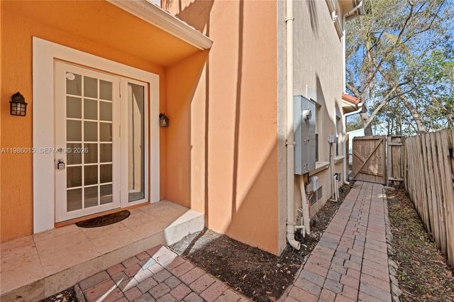 819 SW 7th Ave, Fort Lauderdale, FL 33315