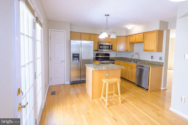 3019 22ND ST S, Arlington, VA 22204