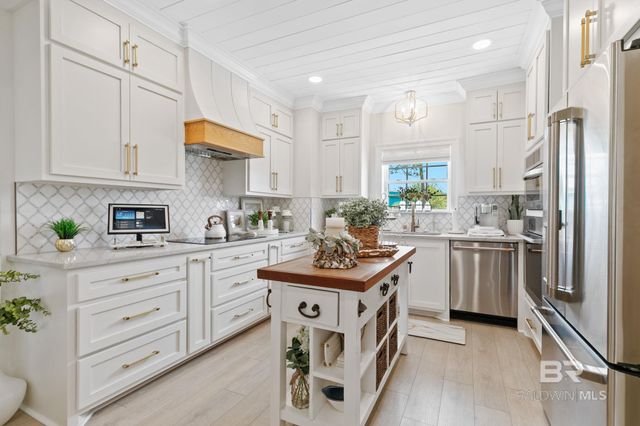 116 W 5th Avenue A, Gulf Shores, AL 36542