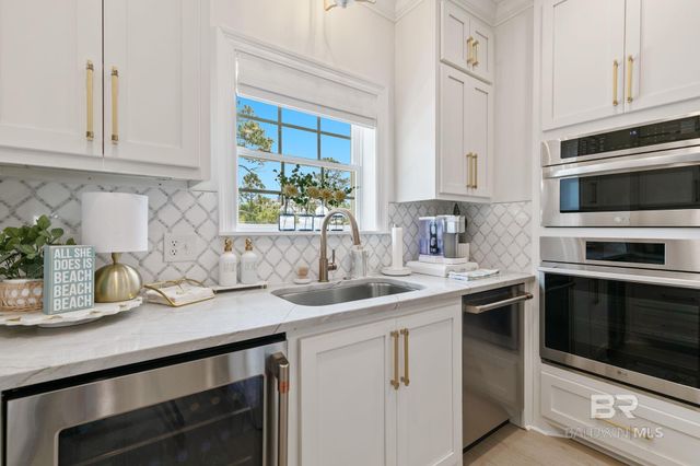 116 W 5th Avenue A, Gulf Shores, AL 36542