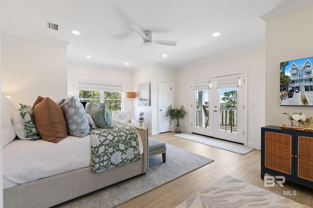 116 W 5th Avenue A, Gulf Shores, AL 36542