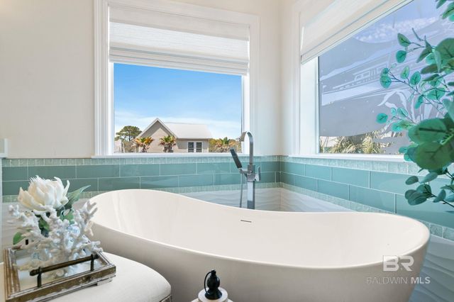 116 W 5th Avenue A, Gulf Shores, AL 36542