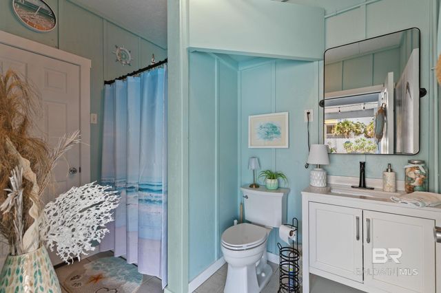 116 W 5th Avenue A, Gulf Shores, AL 36542