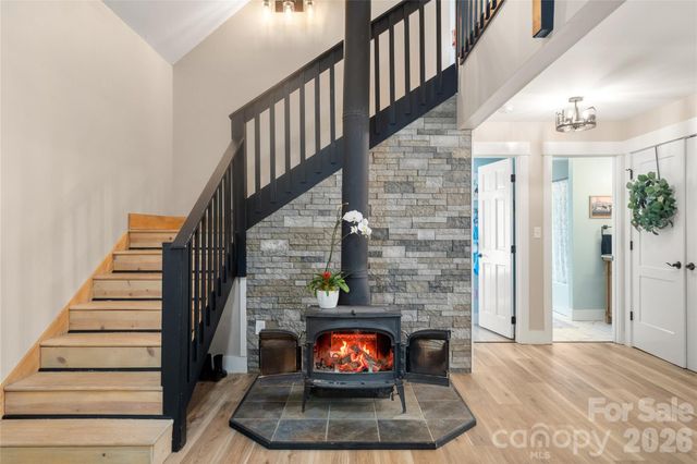 14 Locust Street, Black Mountain, NC 28711