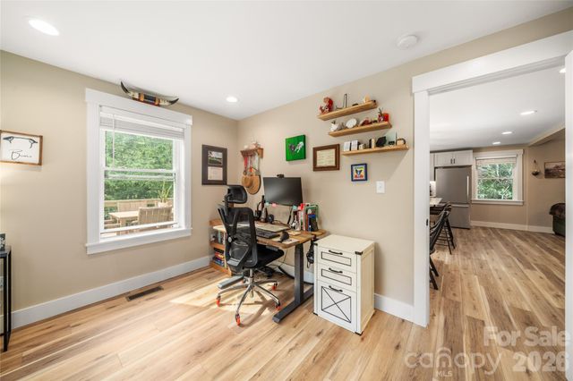14 Locust Street, Black Mountain, NC 28711