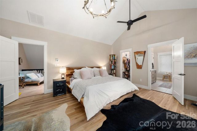14 Locust Street, Black Mountain, NC 28711
