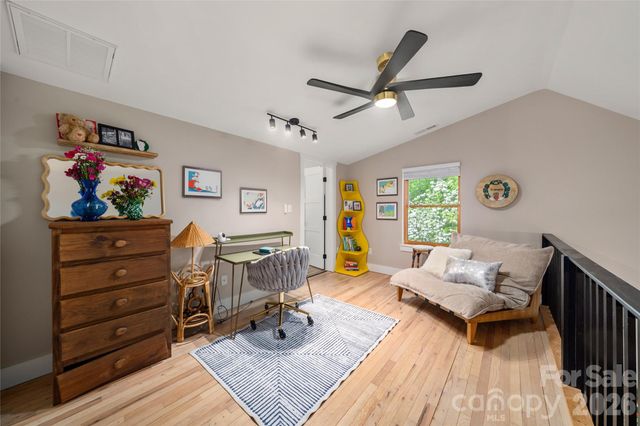 14 Locust Street, Black Mountain, NC 28711