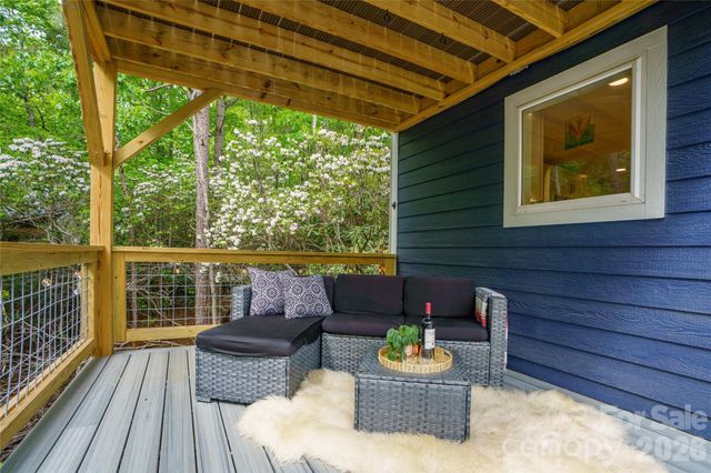 14 Locust Street, Black Mountain, NC 28711