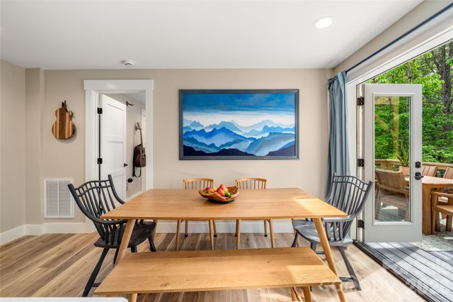14 Locust Street, Black Mountain, NC 28711