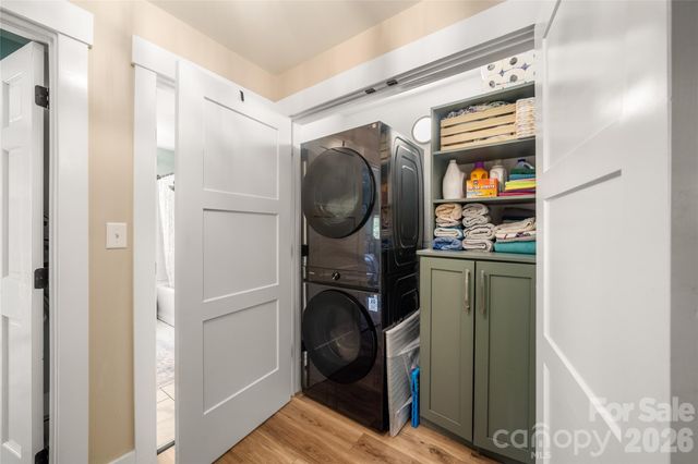 14 Locust Street, Black Mountain, NC 28711