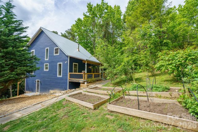 14 Locust Street, Black Mountain, NC 28711