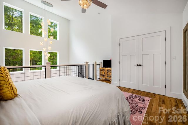 14 Locust Street, Black Mountain, NC 28711