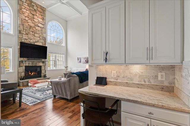 5806 WATERLOO BRIDGE CIR, Haymarket, VA 20169