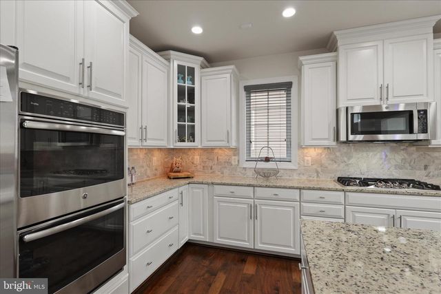 5806 WATERLOO BRIDGE CIR, Haymarket, VA 20169