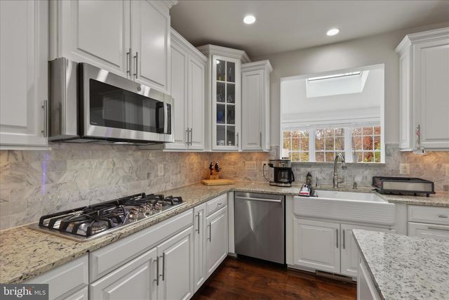 5806 WATERLOO BRIDGE CIR, Haymarket, VA 20169