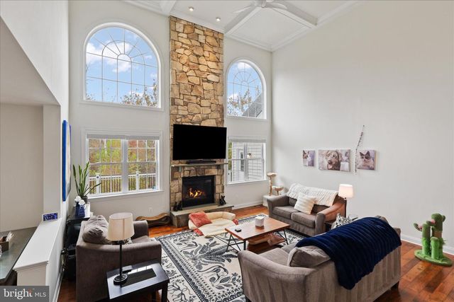 5806 WATERLOO BRIDGE CIR, Haymarket, VA 20169