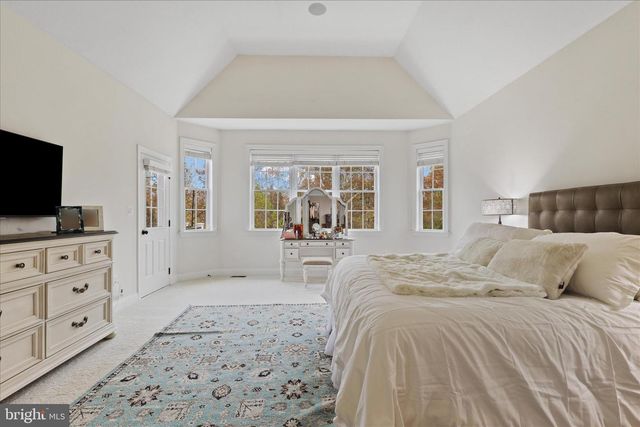 5806 WATERLOO BRIDGE CIR, Haymarket, VA 20169