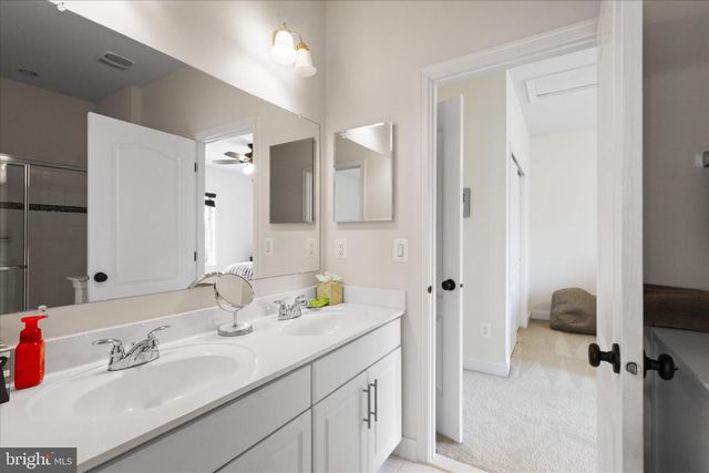 5806 WATERLOO BRIDGE CIR, Haymarket, VA 20169