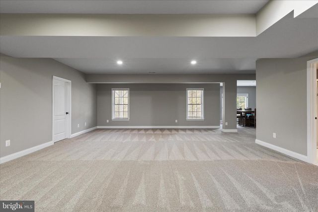 5806 WATERLOO BRIDGE CIR, Haymarket, VA 20169