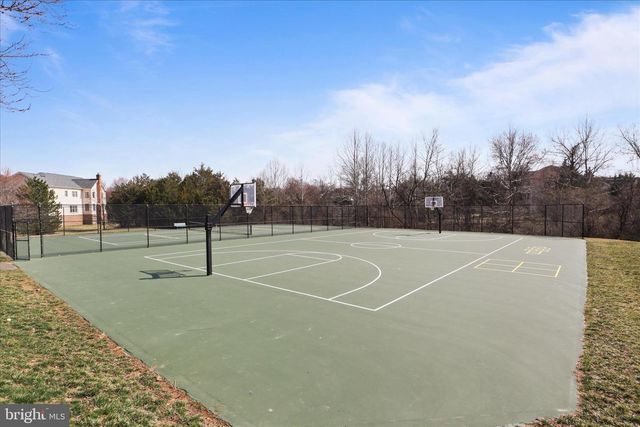 5806 WATERLOO BRIDGE CIR, Haymarket, VA 20169