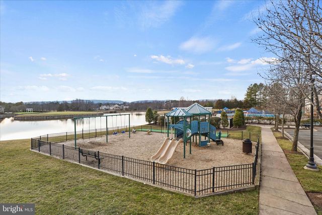 5806 WATERLOO BRIDGE CIR, Haymarket, VA 20169