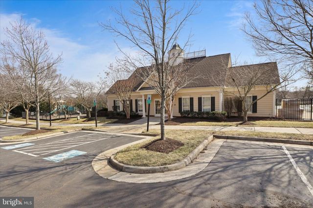 5806 WATERLOO BRIDGE CIR, Haymarket, VA 20169