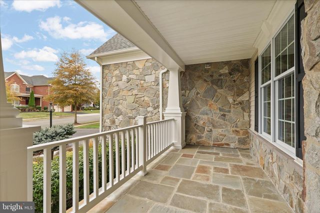 5806 WATERLOO BRIDGE CIR, Haymarket, VA 20169