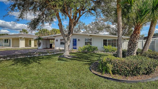 817 HARBOR DRIVE S, Venice, FL 34285