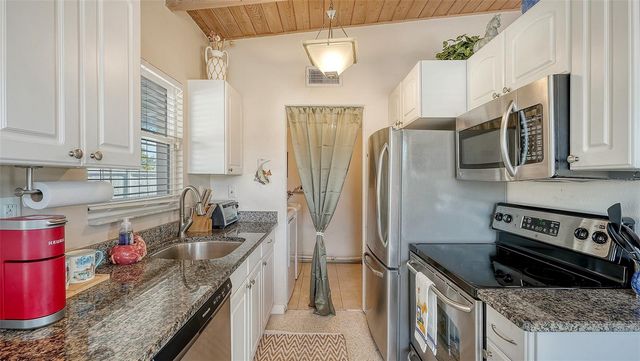 817 HARBOR DRIVE S, Venice, FL 34285