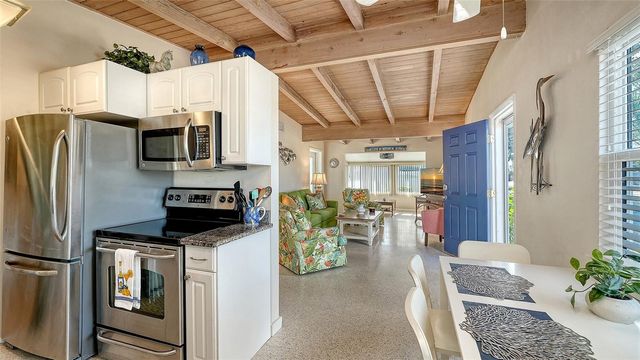 817 HARBOR DRIVE S, Venice, FL 34285