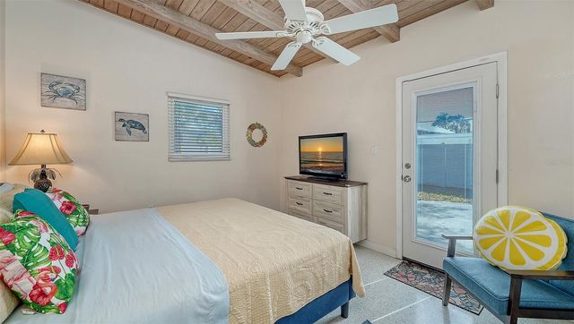 817 HARBOR DRIVE S, Venice, FL 34285