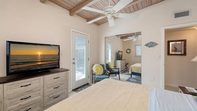 817 HARBOR DRIVE S, Venice, FL 34285