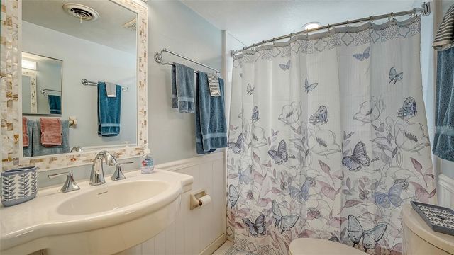 817 HARBOR DRIVE S, Venice, FL 34285