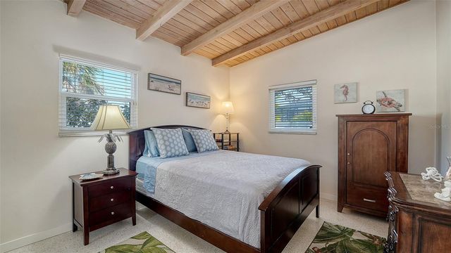 817 HARBOR DRIVE S, Venice, FL 34285