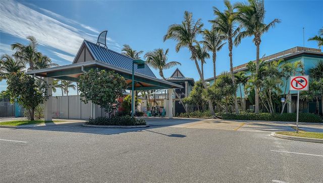 817 HARBOR DRIVE S, Venice, FL 34285