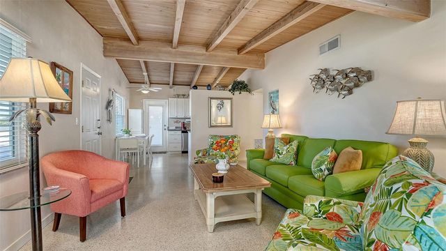 817 HARBOR DRIVE S, Venice, FL 34285